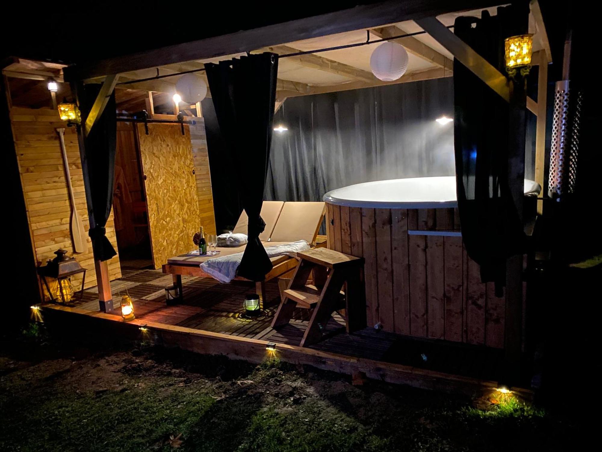 Les Mariniers D'hotes -guest House - Bain Nordique En Option Frühstückspension