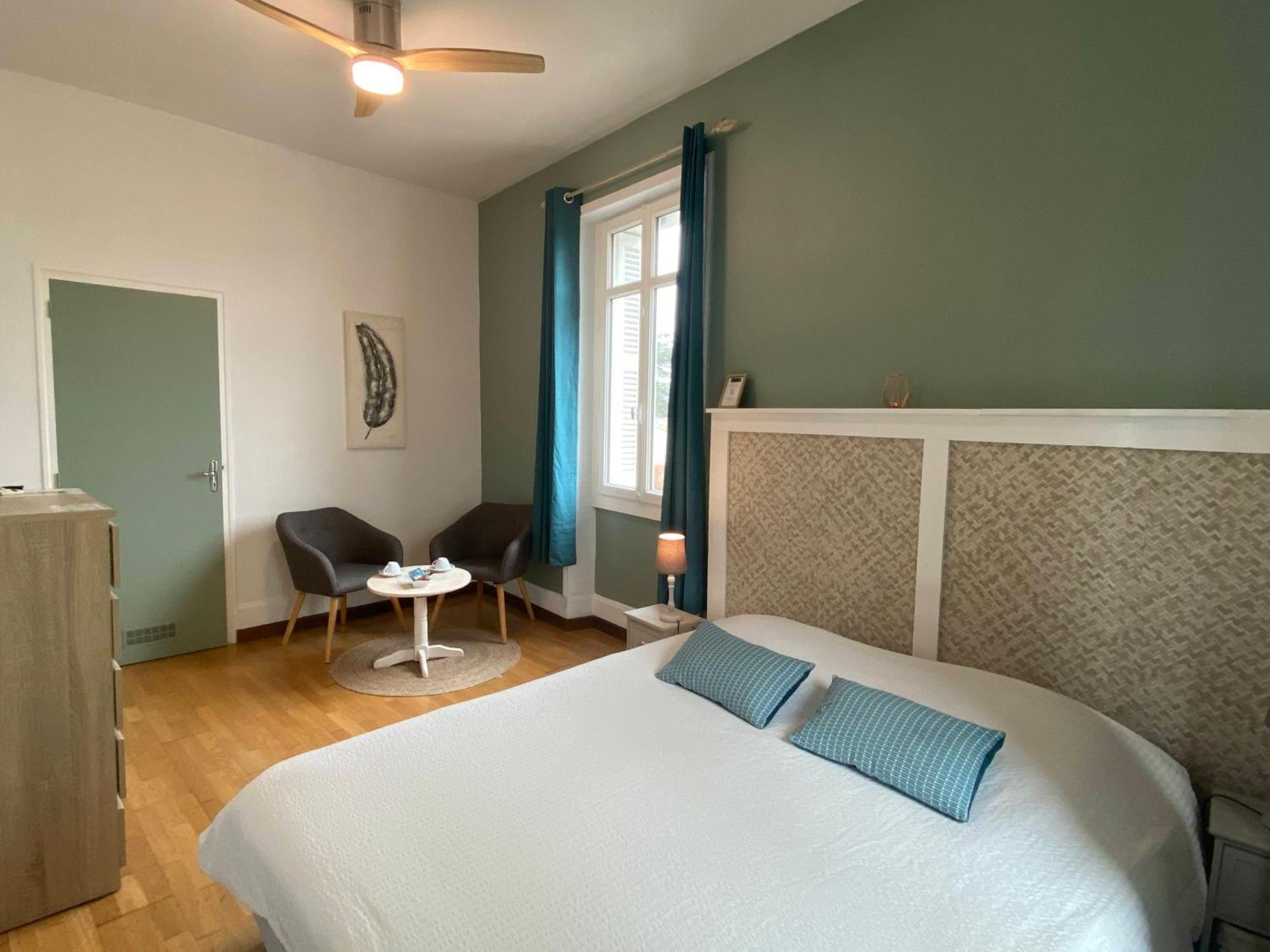 Les Mariniers D'hotes -guest House - Bain Nordique En Option Frühstückspension 3*